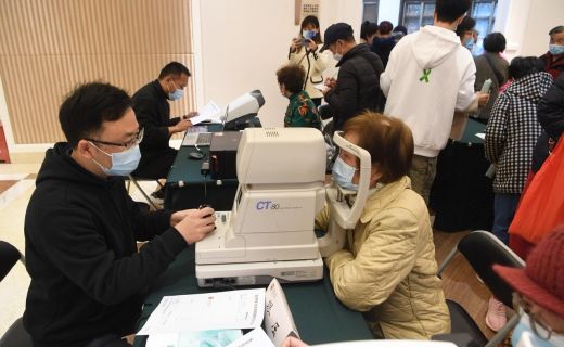 文汇报： 警惕“视力的小偷”，40岁以上高发！上海引入AI探索青光眼社区管理