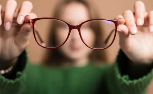 上海静安：孩子眼睛偶尔向外飘？专家提醒：无法自愈，别错过关键期