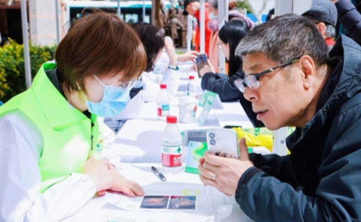 东方网：2026年世界青光眼周上海市主题活动举办 十余名眼科专家义诊服务市民